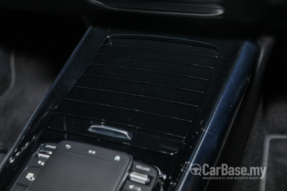 Mercedes-Benz GLA H247 (2020) Interior