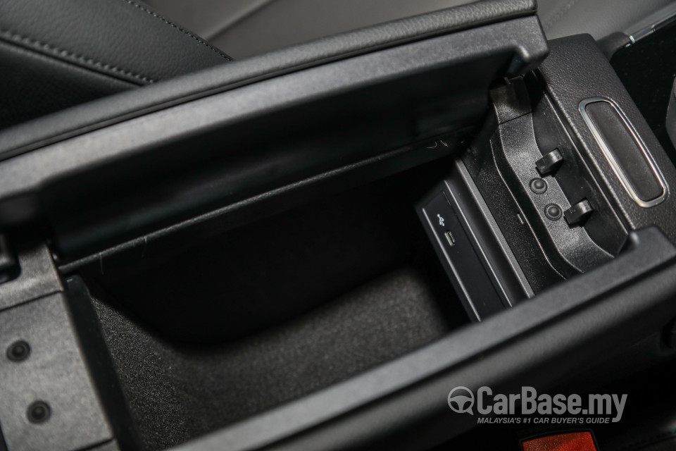Mercedes-Benz GLA H247 (2020) Interior