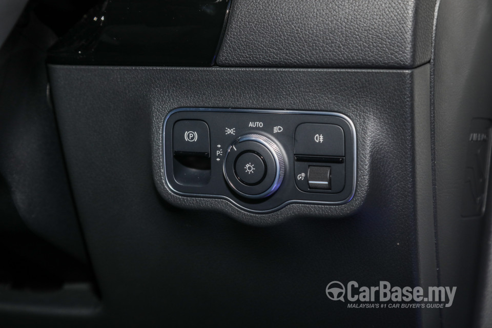 Mercedes-Benz GLA H247 (2020) Interior