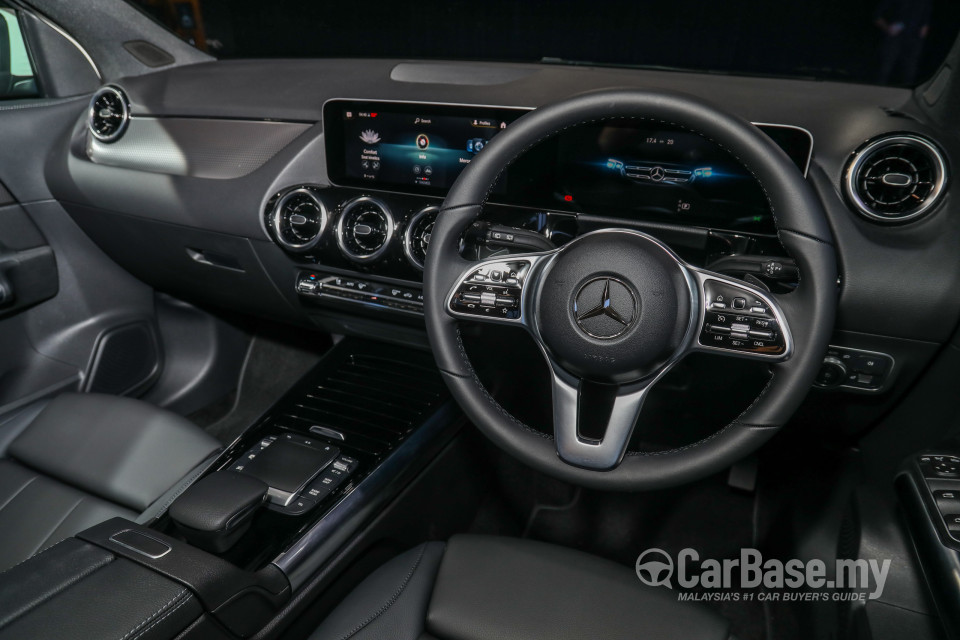 Mercedes-Benz GLA H247 (2020) Interior