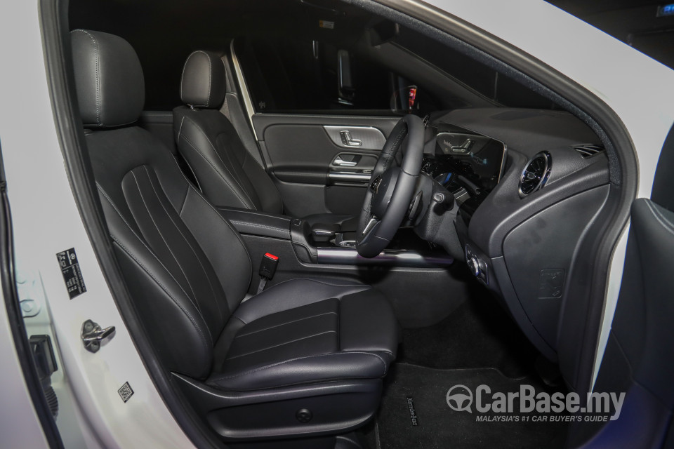 Mercedes-Benz GLA H247 (2020) Interior