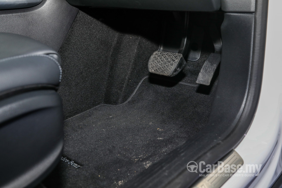 Mercedes-Benz GLA H247 (2020) Interior