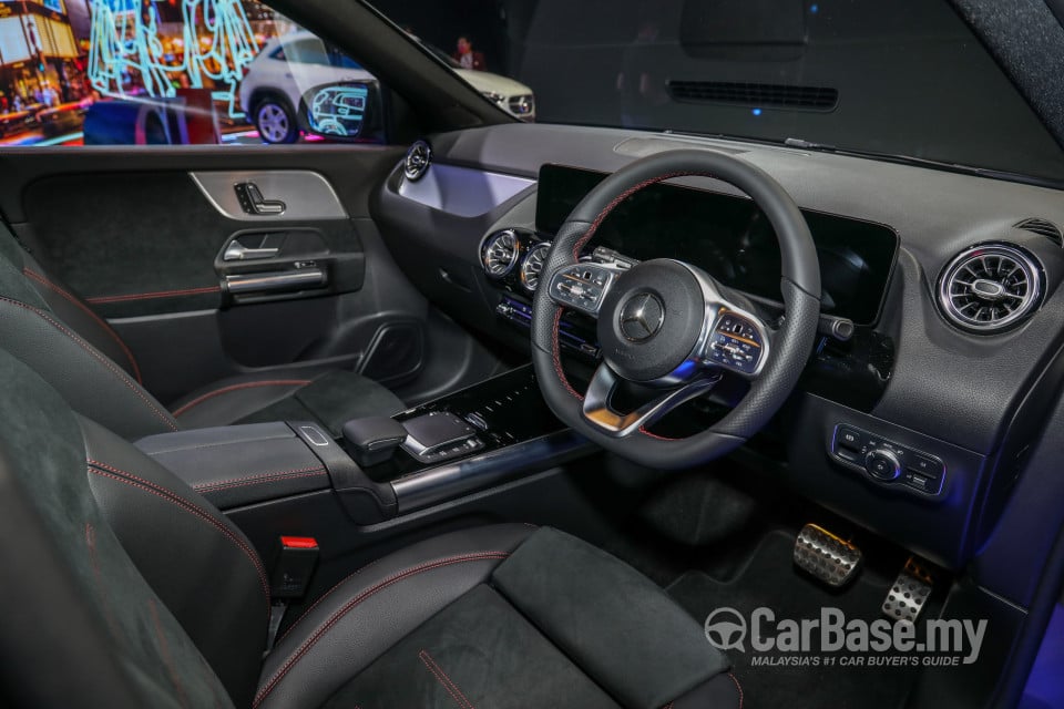 Mercedes-Benz GLA H247 (2020) Interior