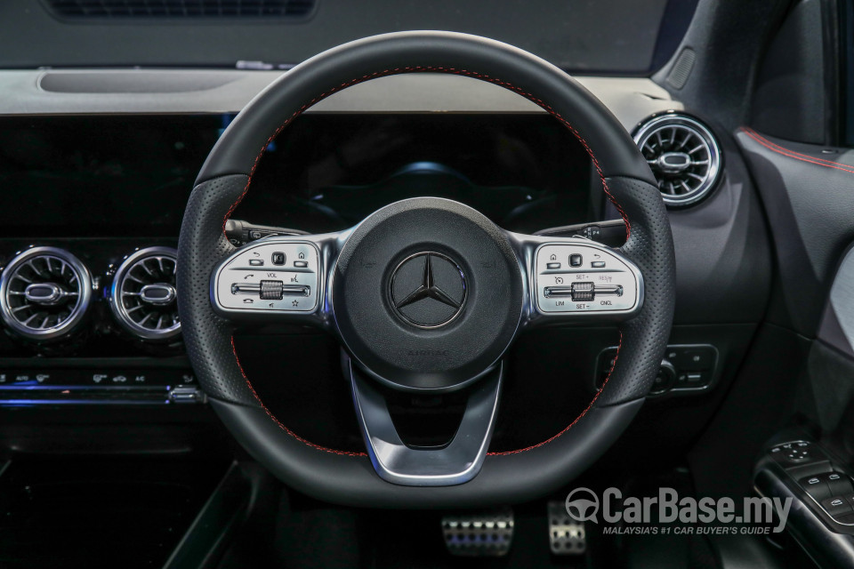 Mercedes-Benz GLA H247 (2020) Interior