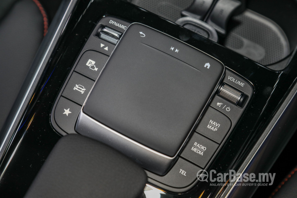 Mercedes-Benz GLA H247 (2020) Interior