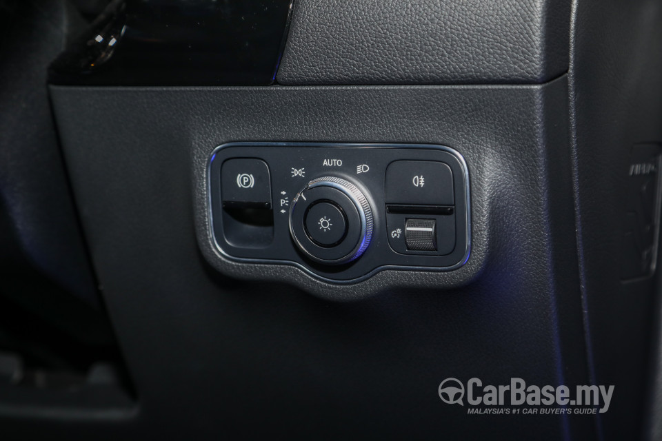 Mercedes-Benz GLA H247 (2020) Interior