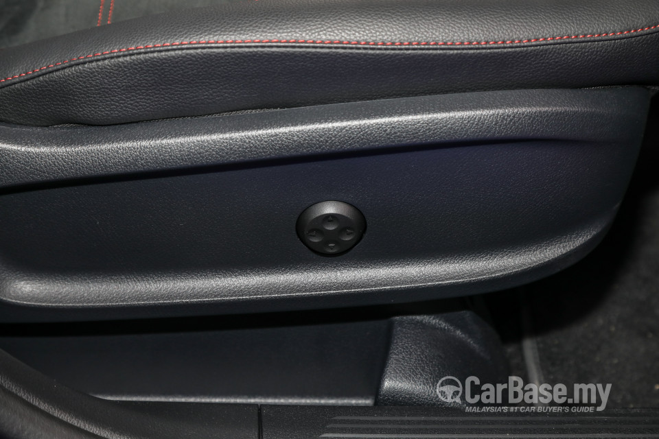 Mercedes-Benz GLA H247 (2020) Interior