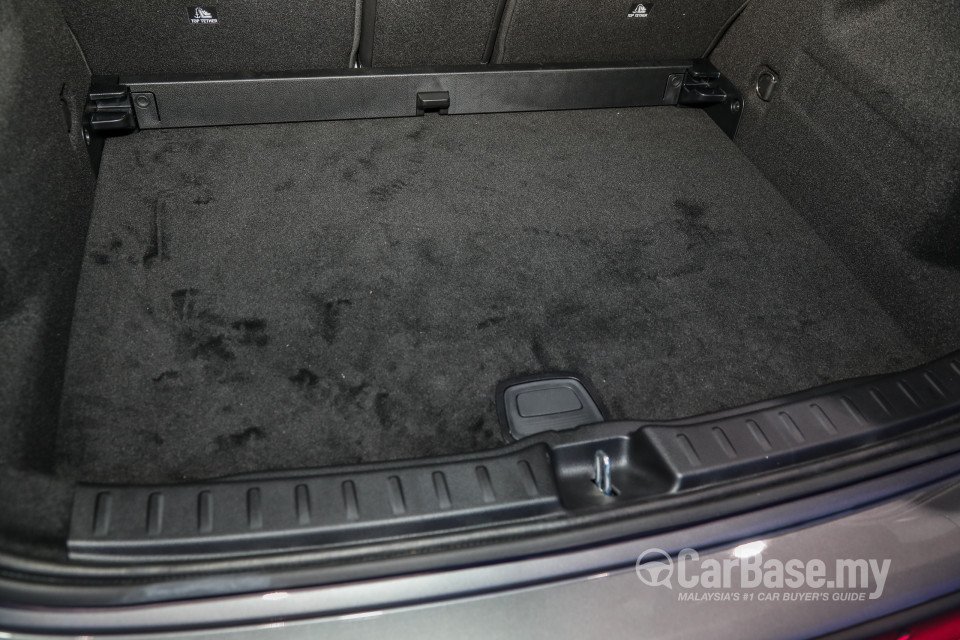 Mercedes-Benz GLA H247 (2020) Interior