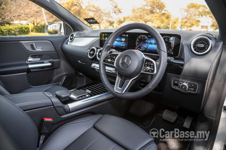 Mercedes-Benz GLA H247 (2020) Interior
