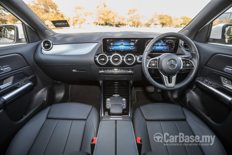 Mercedes-Benz GLA H247 (2020) Interior