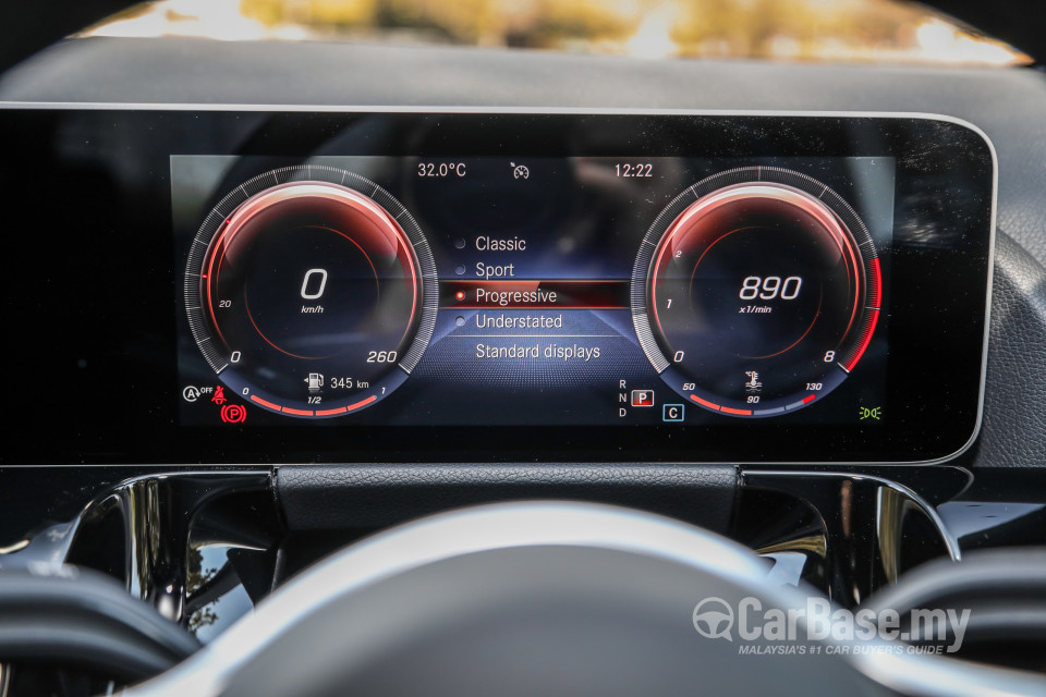 Mercedes-Benz GLA H247 (2020) Interior