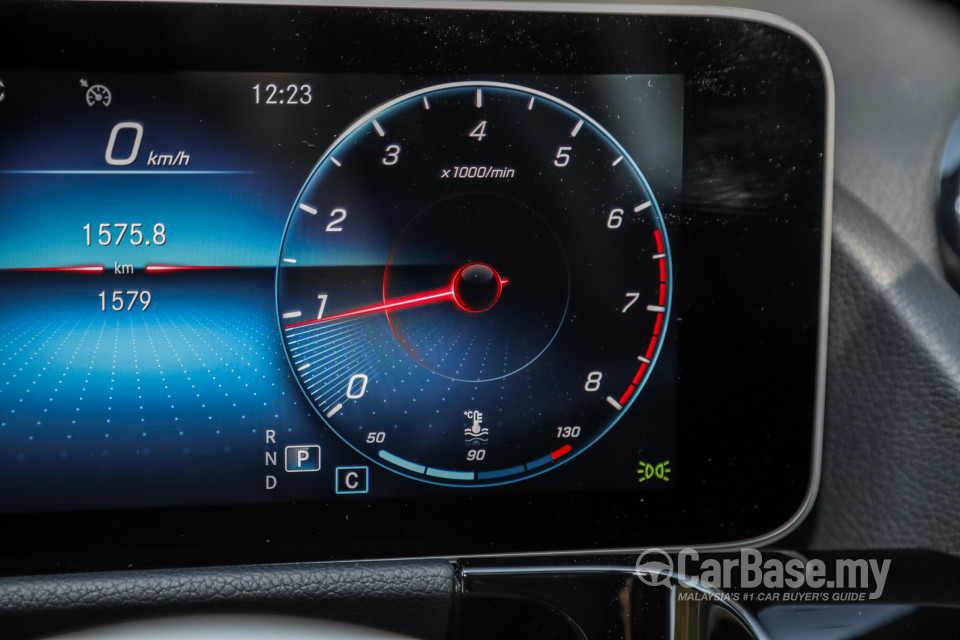 Mercedes-Benz GLA H247 (2020) Interior