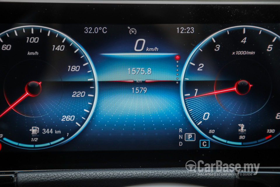Mercedes-Benz GLA H247 (2020) Interior