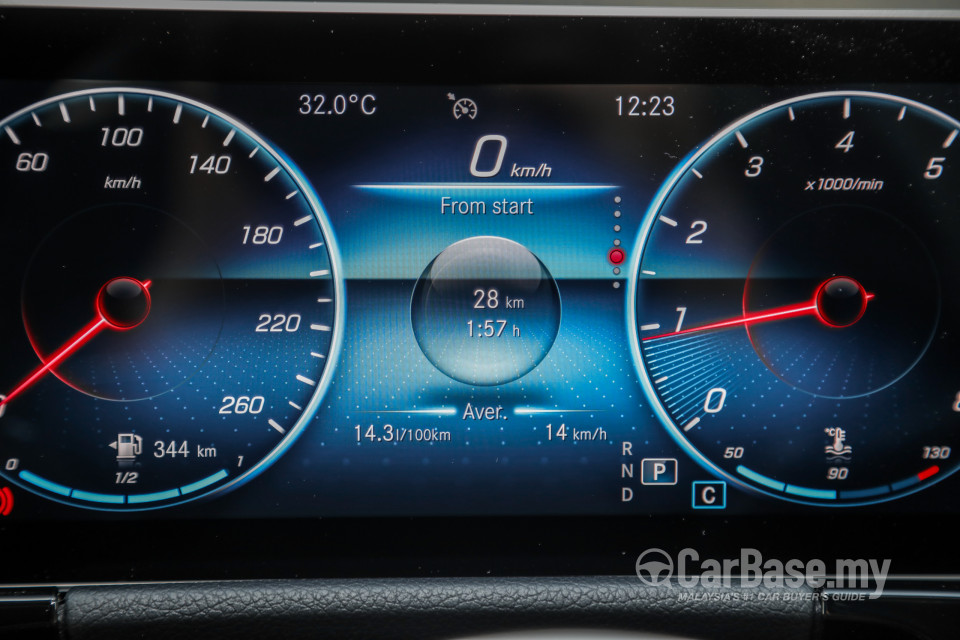 Mercedes-Benz GLA H247 (2020) Interior