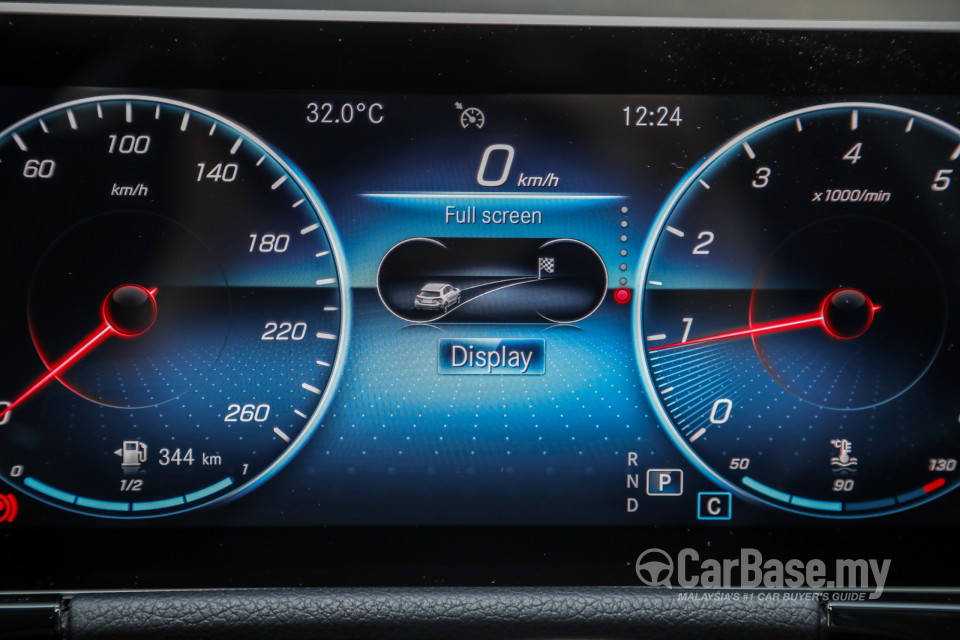 Mercedes-Benz GLA H247 (2020) Interior