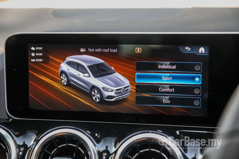 Mercedes-Benz GLA H247 (2020) Interior
