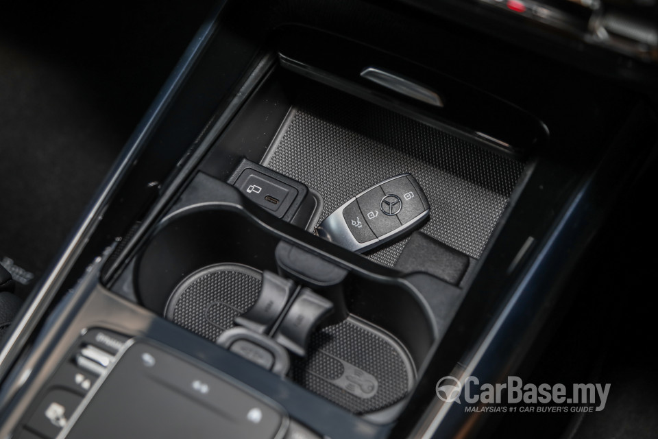 Mercedes-Benz GLA H247 (2020) Interior