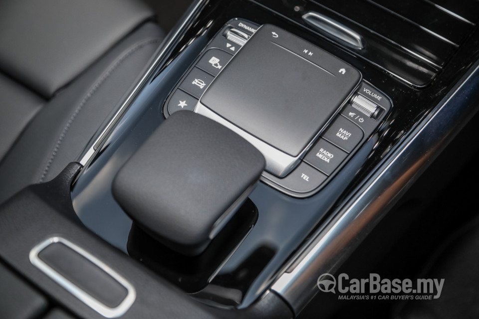 Mercedes-Benz GLA H247 (2020) Interior