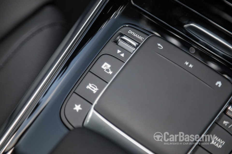 Mercedes-Benz GLA H247 (2020) Interior