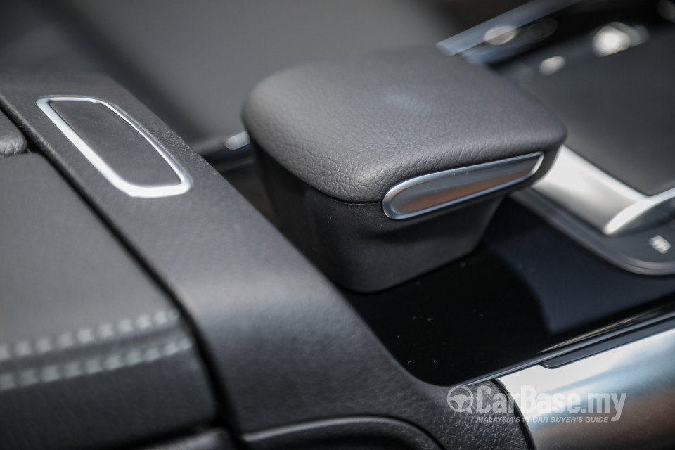Mercedes-Benz GLA H247 (2020) Interior