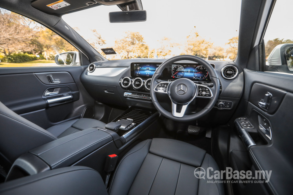 Mercedes-Benz GLA H247 (2020) Interior