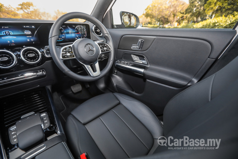Mercedes-Benz GLA H247 (2020) Interior