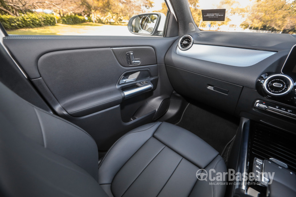 Mercedes-Benz GLA H247 (2020) Interior