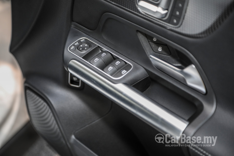 Mercedes-Benz GLA H247 (2020) Interior