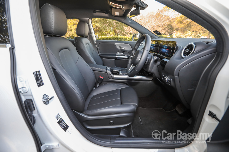Mercedes-Benz GLA H247 (2020) Interior