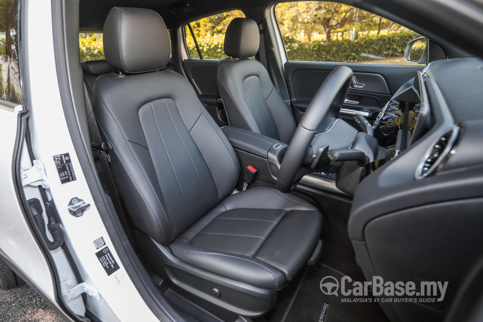Mercedes-Benz GLA H247 (2020) Interior