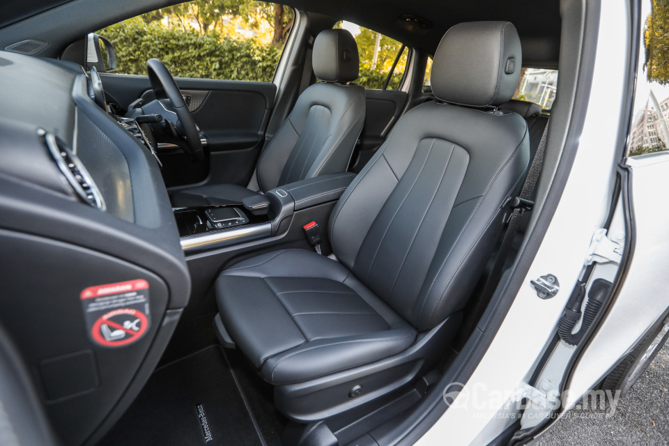 Mercedes-Benz GLA H247 (2020) Interior