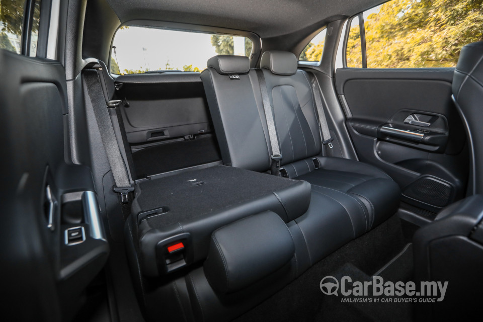 Mercedes-Benz GLA H247 (2020) Interior
