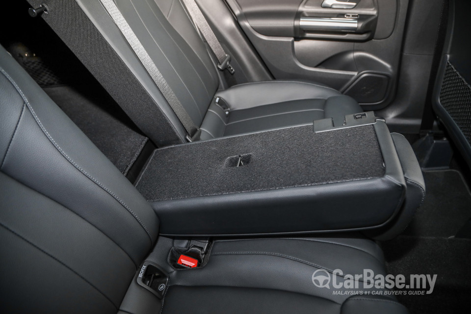 Mercedes-Benz GLA H247 (2020) Interior