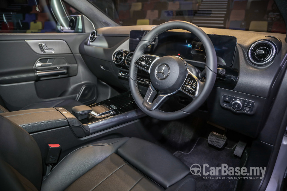 Mercedes-Benz GLA H247 (2020) Interior