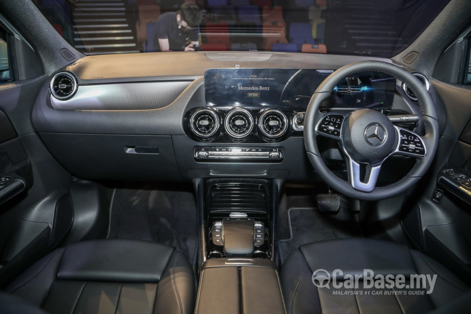 Mercedes-Benz GLA H247 (2020) Interior
