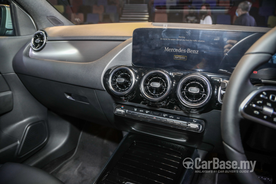 Mercedes-Benz GLA H247 (2020) Interior