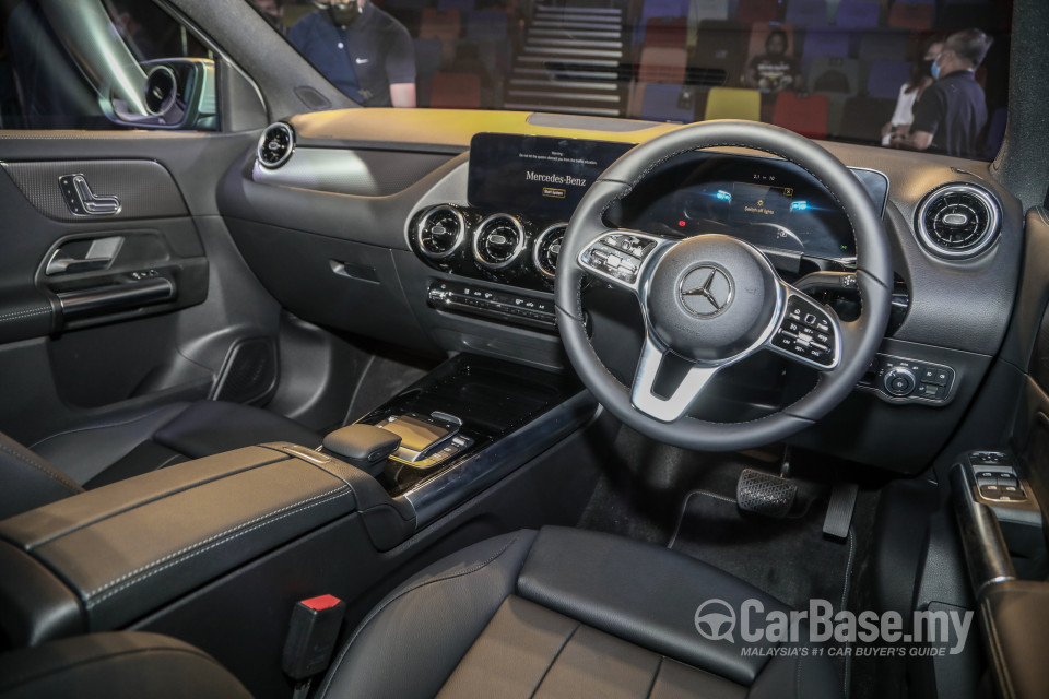 Mercedes-Benz GLA H247 (2020) Interior