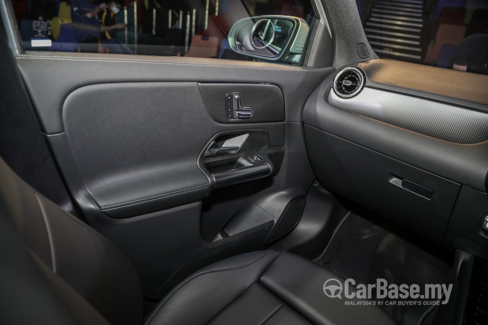 Mercedes-Benz GLA H247 (2020) Interior