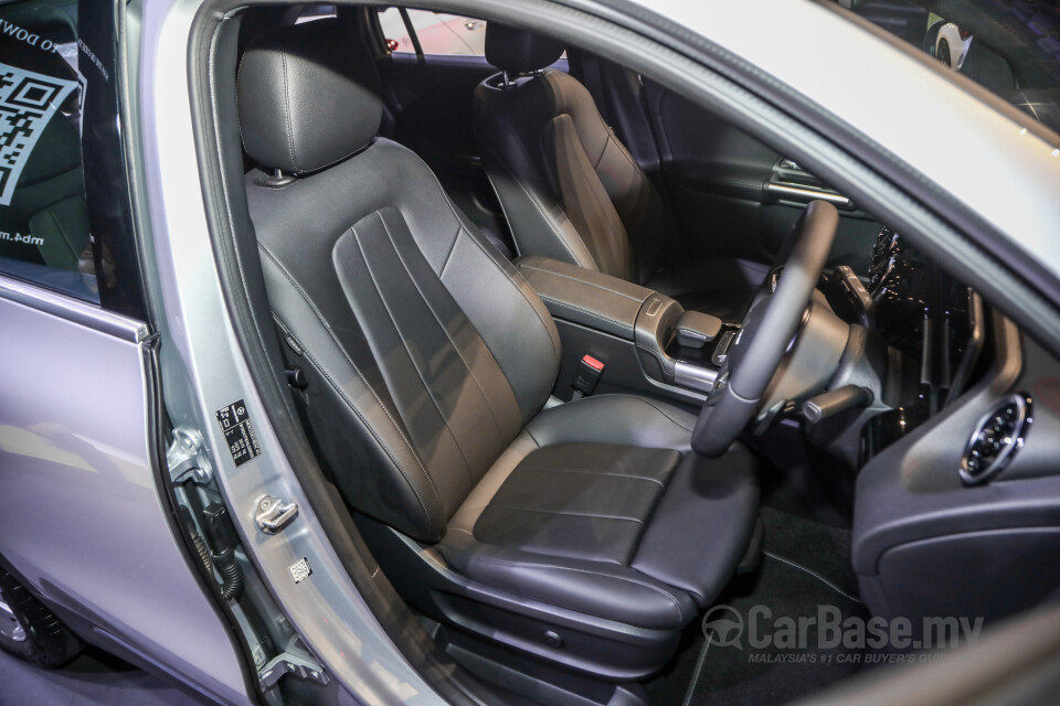 Proton Exora Mk1 RC (2019) Interior