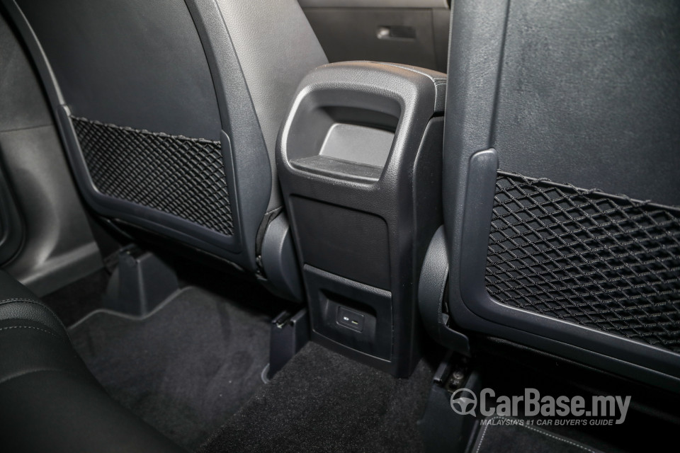 Mercedes-Benz GLA H247 (2020) Interior