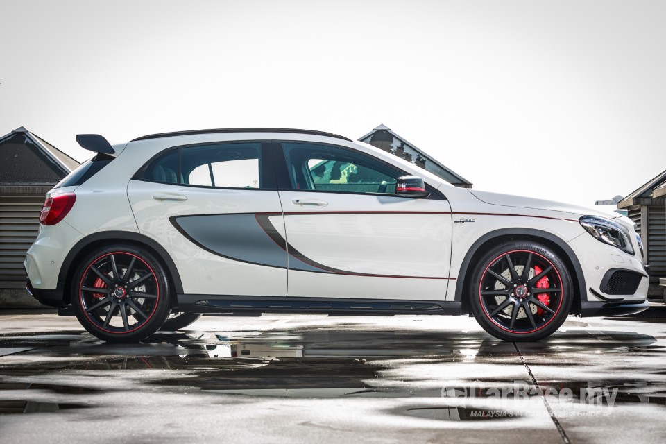 Mercedes-Benz AMG GLA X156 AMG (2014) Exterior