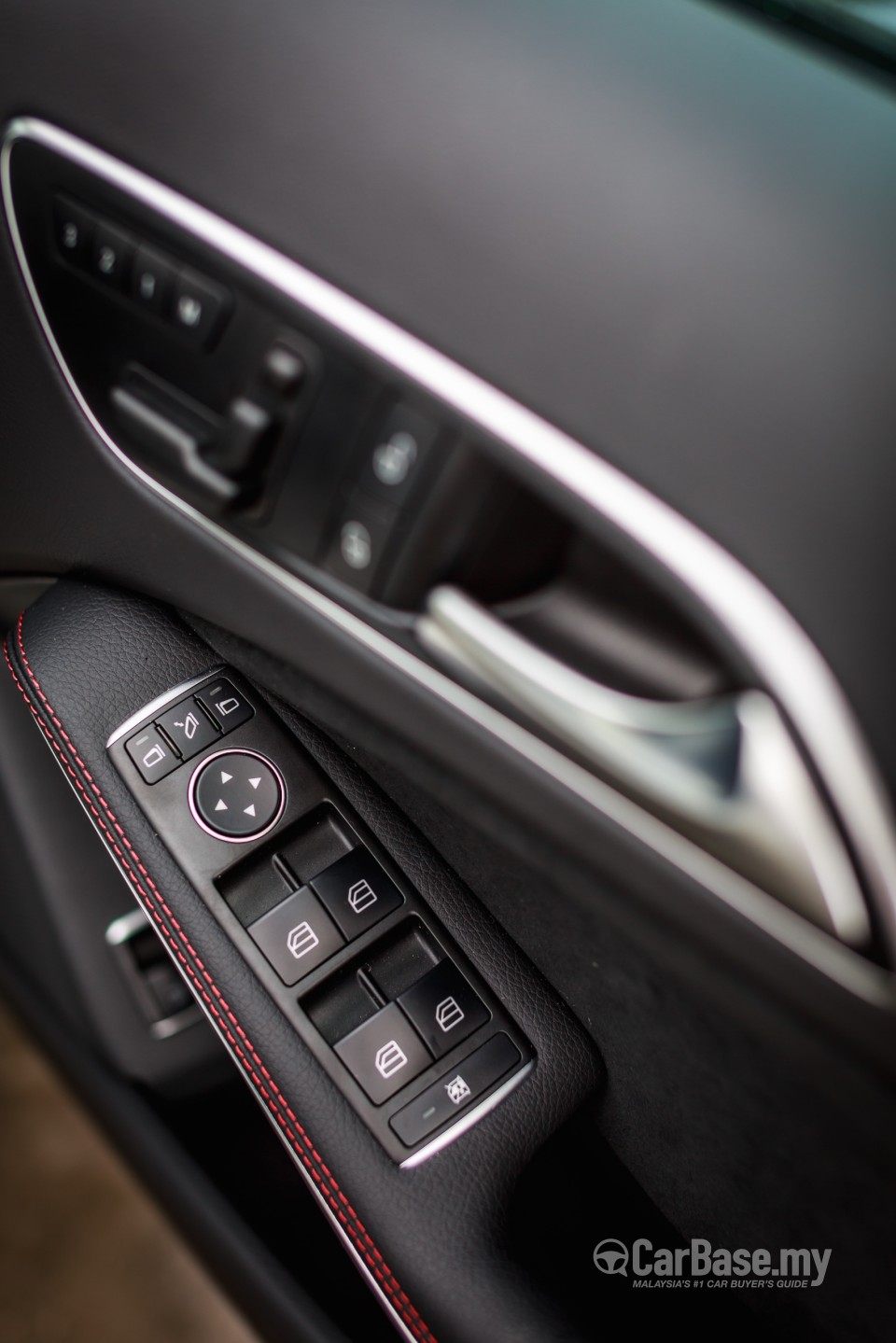 Mercedes-Benz AMG GLA X156 AMG (2014) Interior