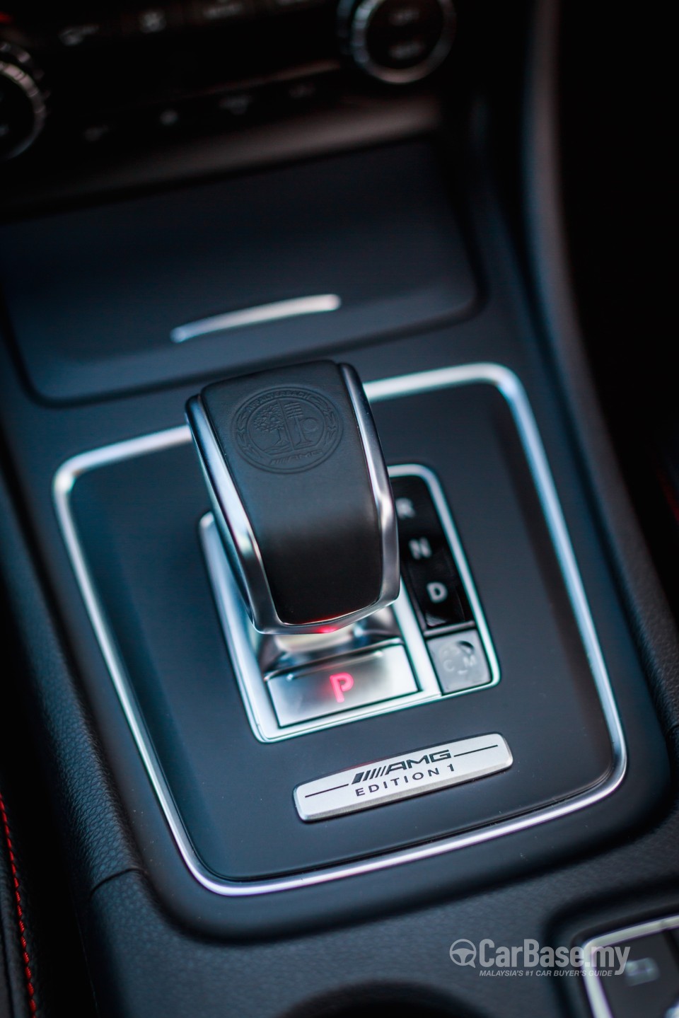 Mercedes-Benz AMG GLA X156 AMG (2014) Interior