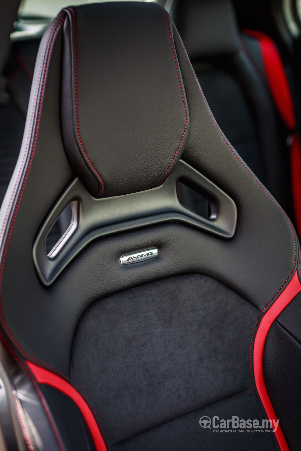 Mercedes-Benz AMG GLA X156 AMG (2014) Interior