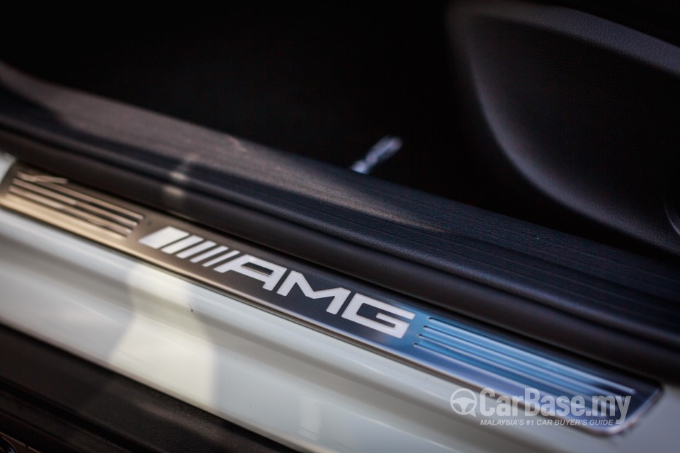 Mercedes-Benz AMG GLA X156 AMG (2014) Interior