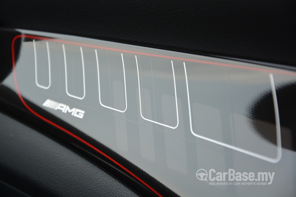 Mercedes-Benz AMG GLA X156 AMG (2014) Interior