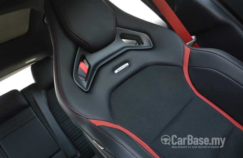 Mercedes-Benz AMG GLA X156 AMG (2014) Interior