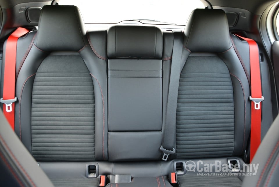 Mercedes-Benz AMG GLA X156 AMG (2014) Interior