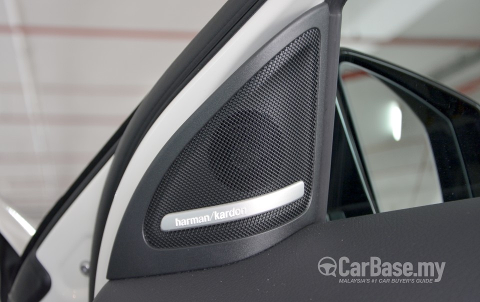 Mercedes-Benz AMG GLA X156 AMG (2014) Interior