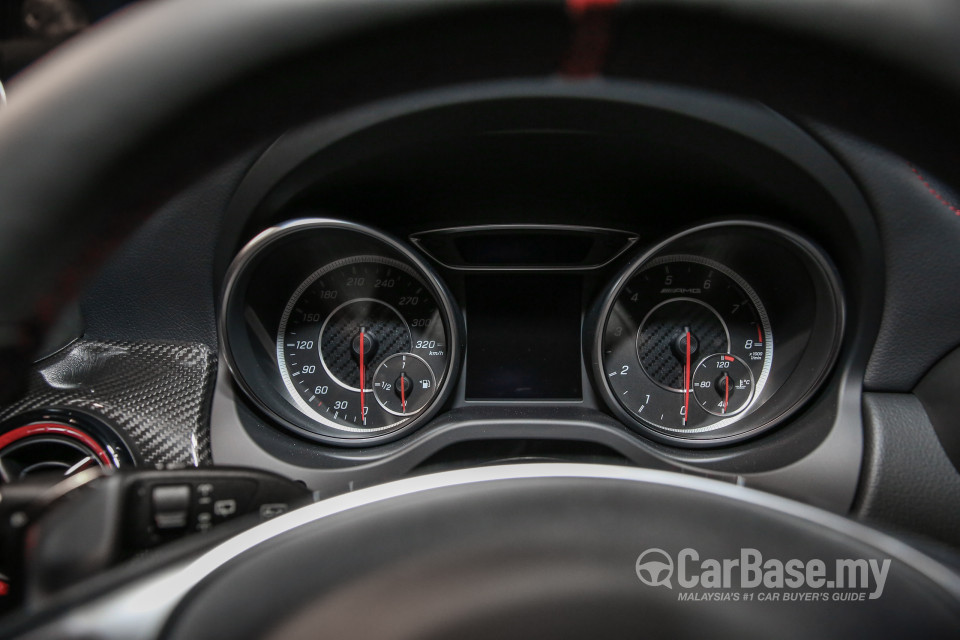 Mercedes-Benz AMG GLA X156 AMG Facelift (2017) Interior